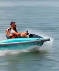 Small Speed Boats Ternary Lithium Battery Luxury Yacht Kids Mini Electric Boat For Water Sports Mini Jet Boat With Engine